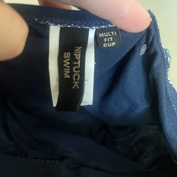 NWT Nip Tuck Swimsuit Joanne 6 blue stripe one-piece multicup fit slimming - Picture 4 of 10